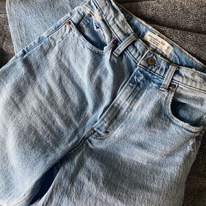 Abercrombie 90s Straight Ultra High Rise Jeans